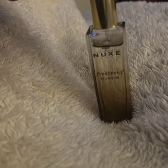 Nuxe Parfum - Picture 2 of 2